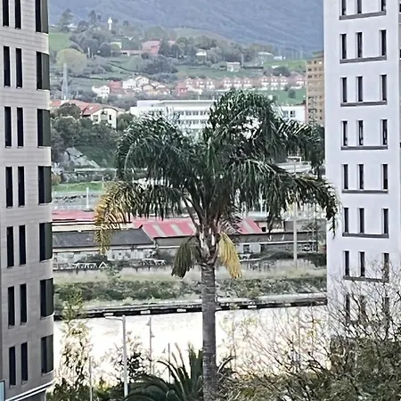 Small Lux Beachcity Close To Metro *