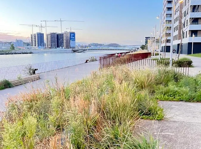 Small Lux Beachcity Close To Metro Apartment Bilbao